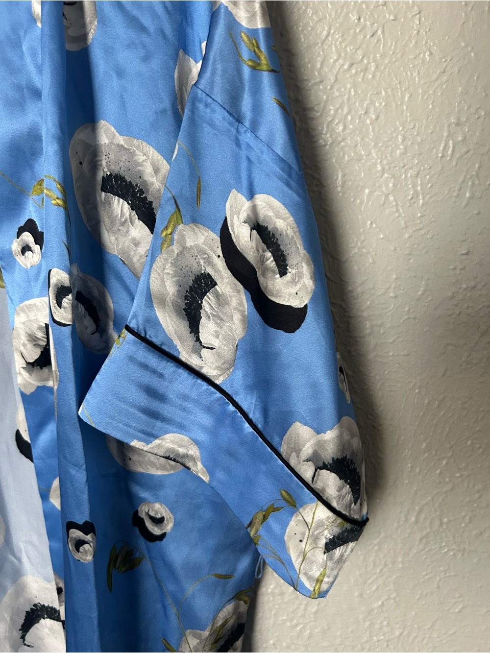 Violet & Wren Silk Robe - Picture 7 of 7
